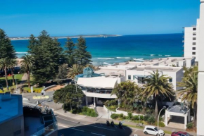 Beachfront Cronulla Getaway with Ocean Views & Spa